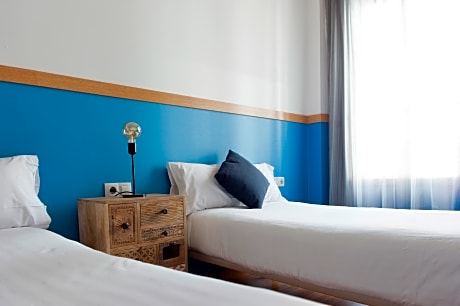 TWO BEDROOM APARTMENT 4 CAPACITY