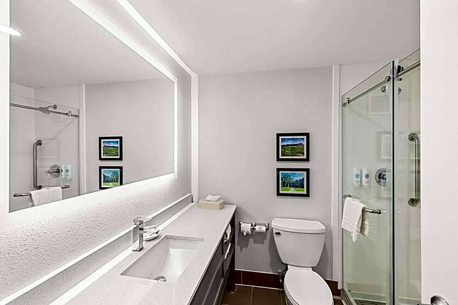 Comfort Inn & Suites Durham near Duke University