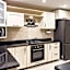 Flattering 2BDR - 5 min to Airport