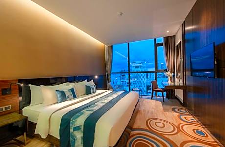 Grand King Suite with Balcony