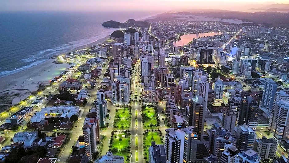 Cobertura 500m do mar | Ar | Piscina | Aceita Pet