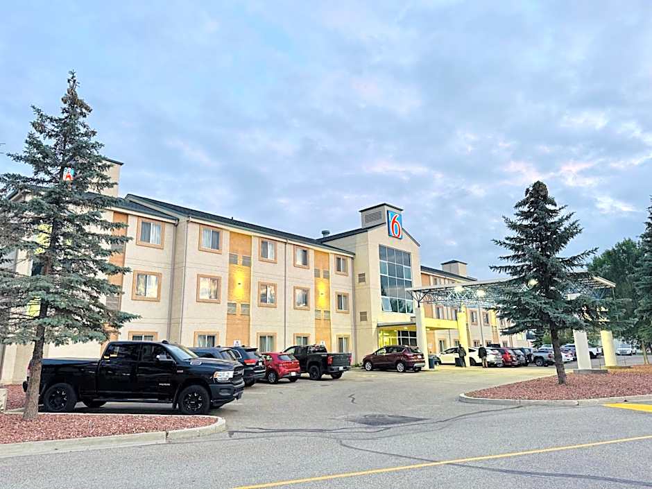 Motel 6-Red Deer, AB