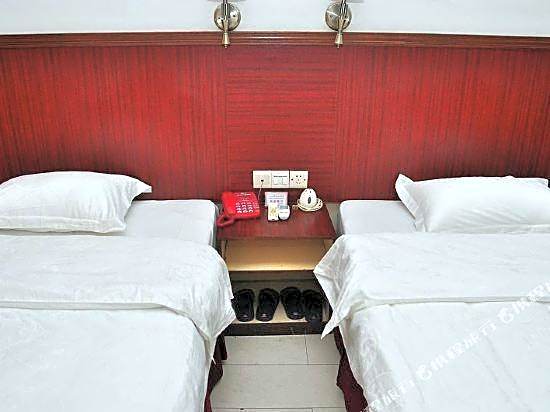 Sainan Hotel (Chenjiayu Rainbow Bridge Subway Station)