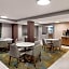 La Quinta Inn & Suites by Wyndham Knoxville Central Papermill