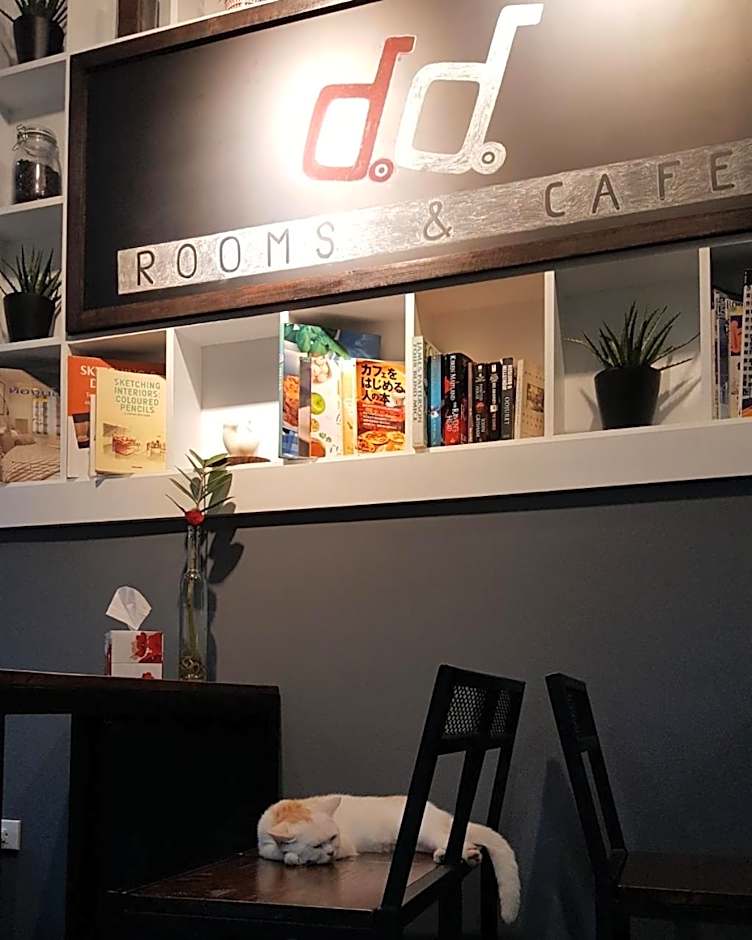 Double D Rooms & Cafe