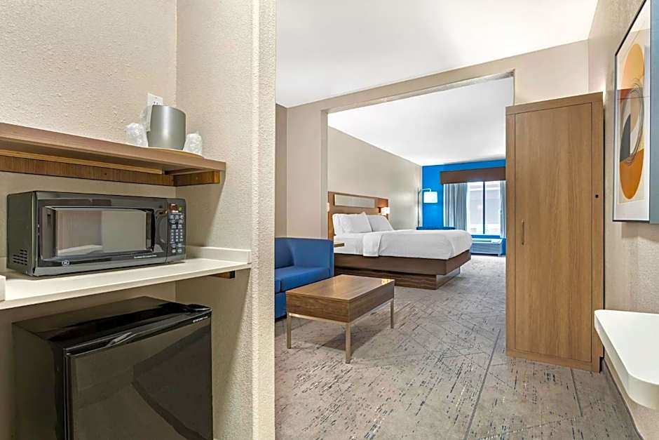 Holiday Inn Express and Suites Beeville By IHG