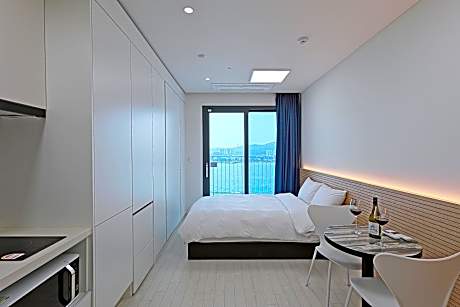Run of House - Room Assigned upon Check-in
