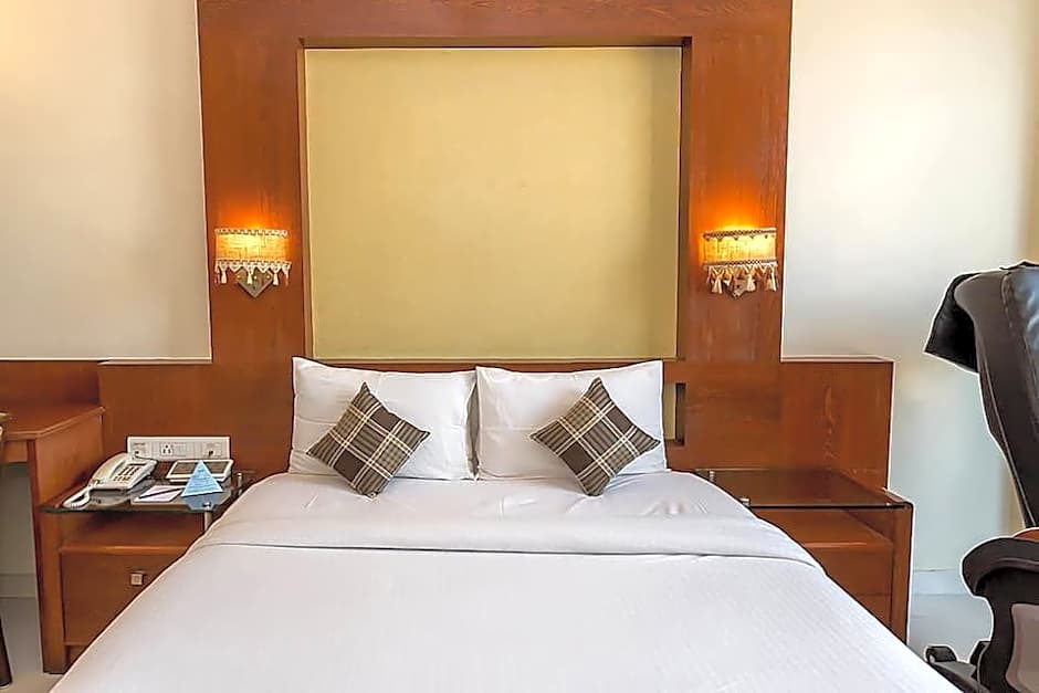 FabHotel Shubhangan - Nr. Bandra