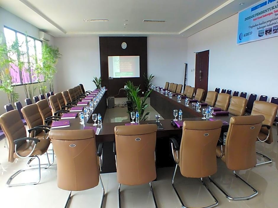 Kyriad Sadurengas Hotel