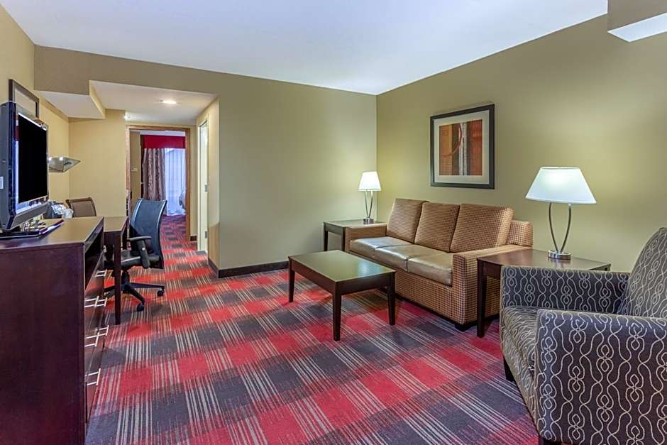 Holiday Inn Express & Suites Bowling Green by IHG