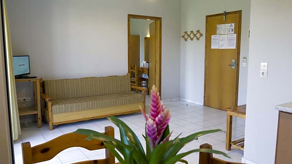 Classic Family Apartment, Garden View — 22 fotoğraftan 1. fotoğraf