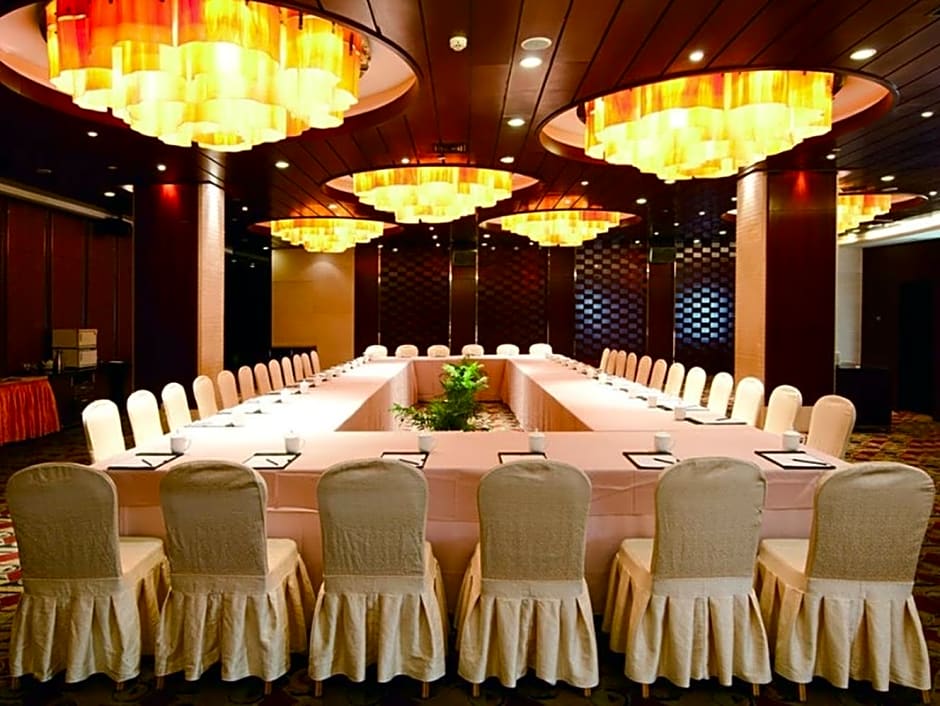 Golden Port Hotel