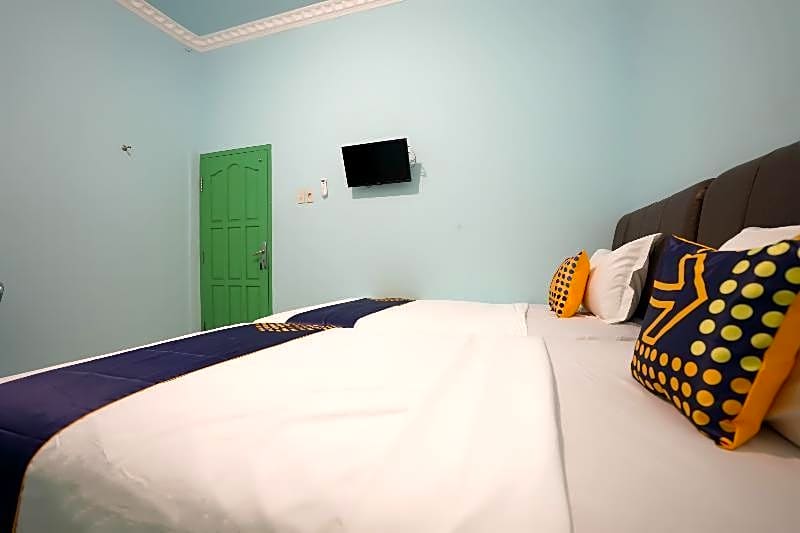 OYO 2738 818 Home Stay