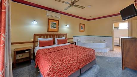 Executive Suite with Spa Bath