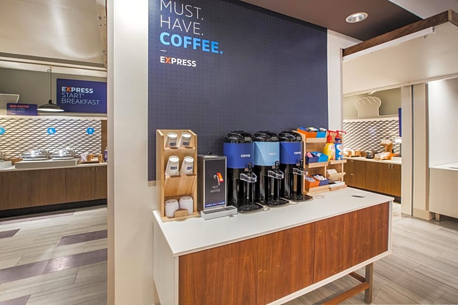 Holiday Inn Express & Suites San Antonio North - Windcrest By IHG