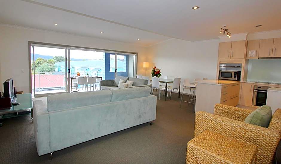 Crow's Nest Apartments