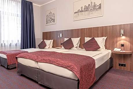 3 Single Beds Non-Smoking
