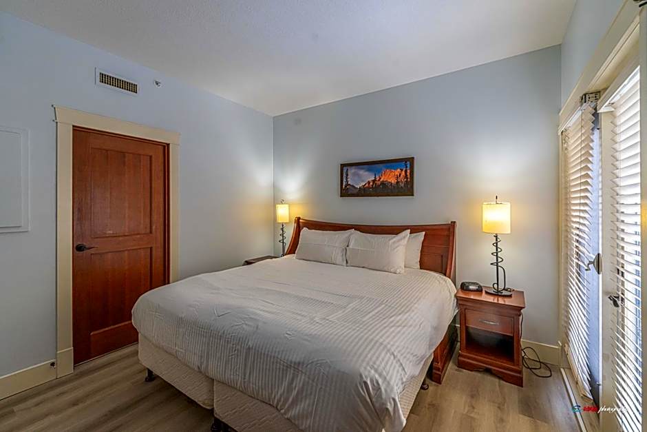 Solara Suite with Indoor Pool / Hot tub / Parking