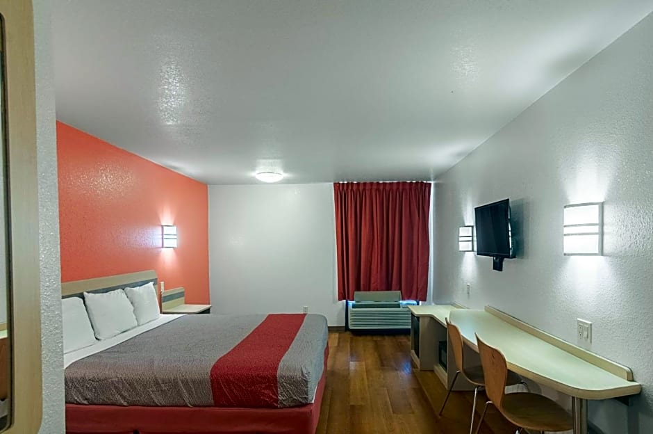 Motel 6-Oklahoma City, OK - South