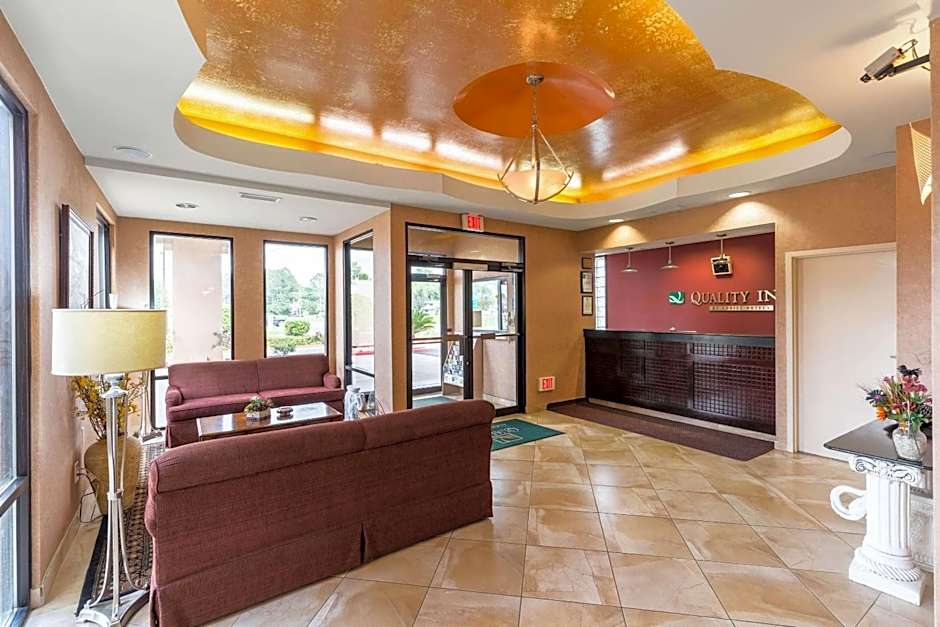 Quality Inn 