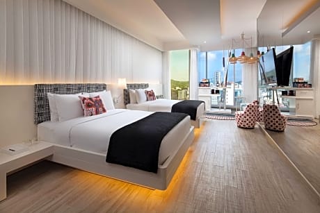 Room, 2 Queen Beds, City View