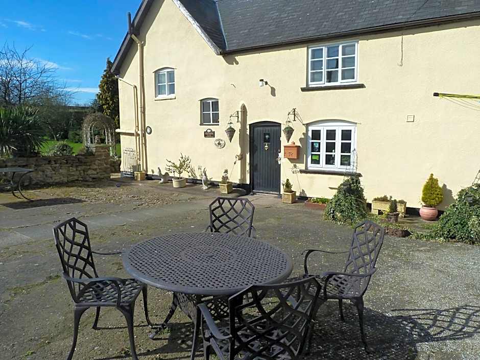 Oakenholt Farm Bed and Breakfast