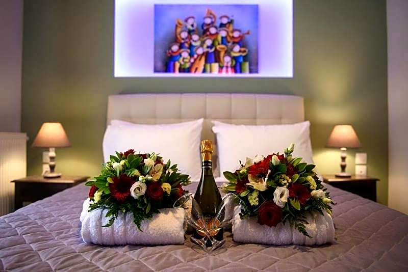 ANGELO DEL'ARTE ESTATE