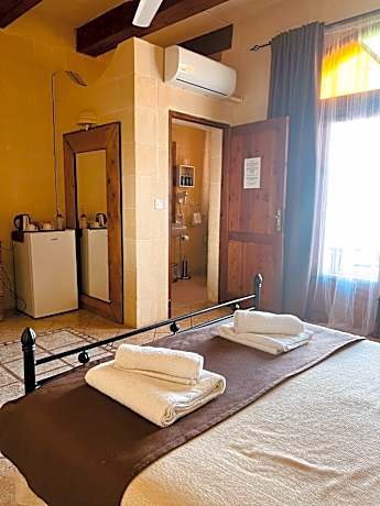Double Room with Balcony and Sea View