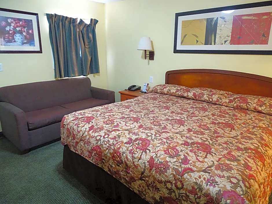 Photo 1 of 2 of Deluxe 1 King Bed