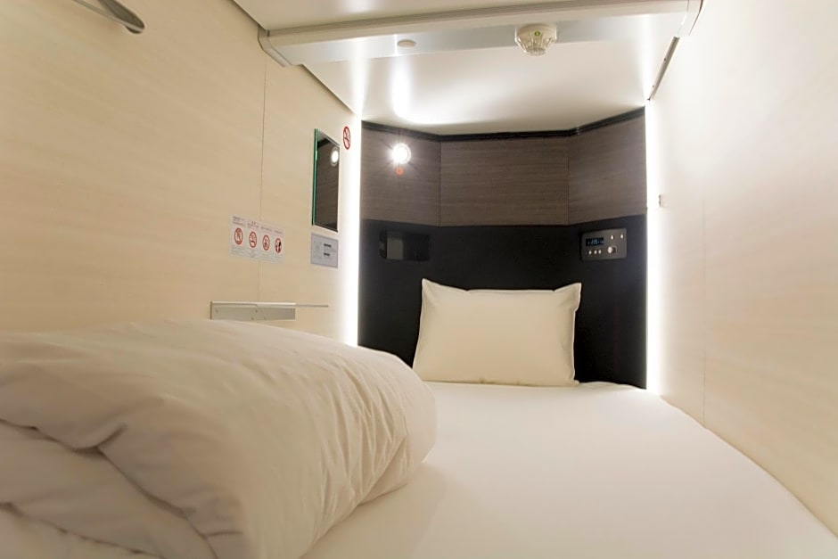 Akihabara Bay Hotel (Female Only)