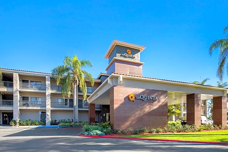 La Quinta Inn & Suites by Wyndham Orange County - Santa Ana