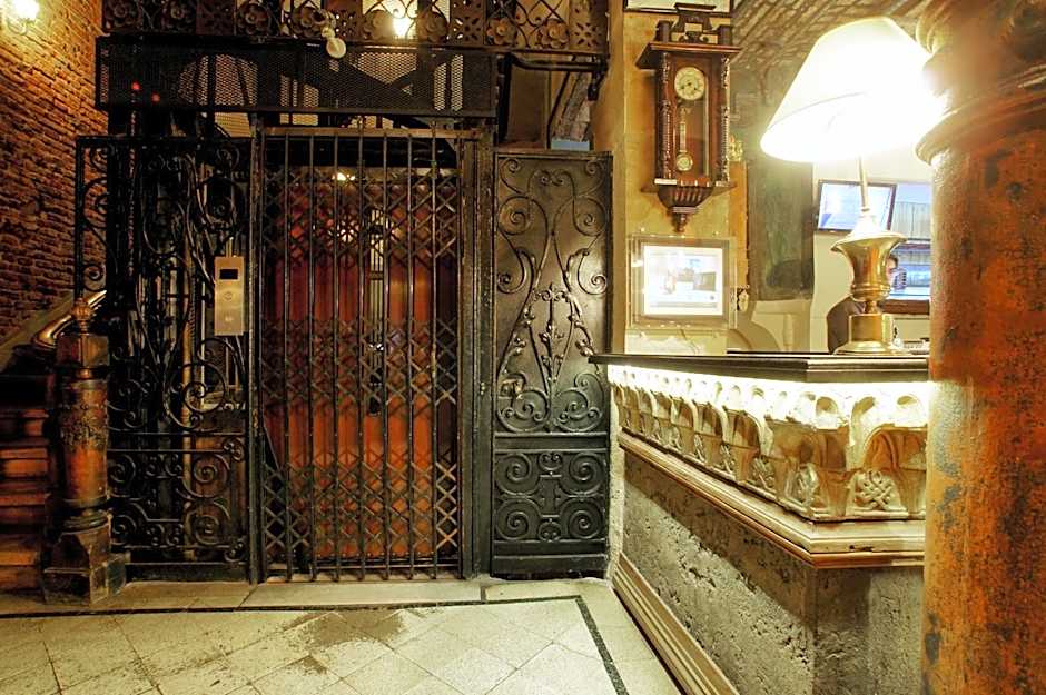 La Fresque Hotel Boutique