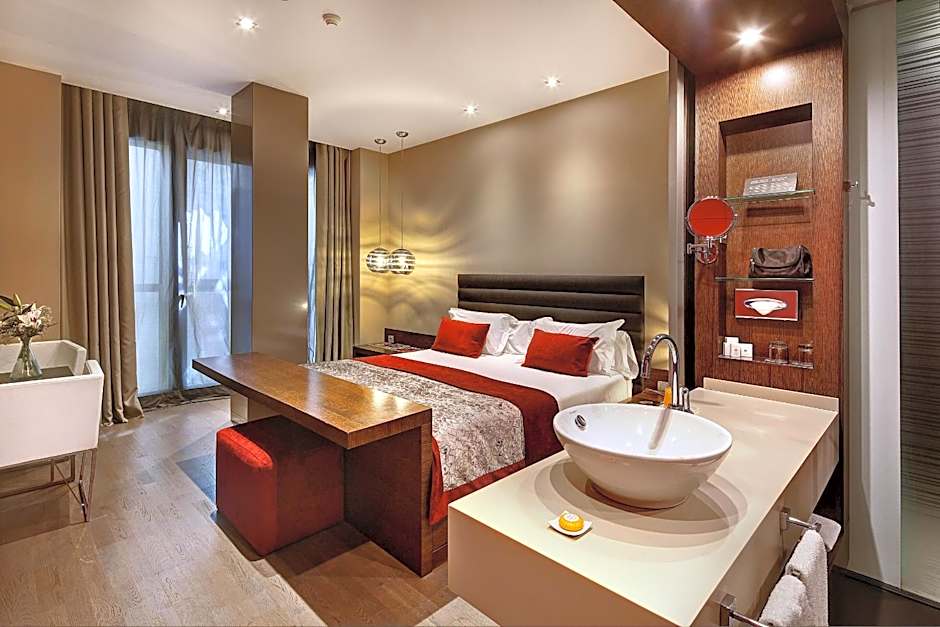 Olivia Plaza Hotel