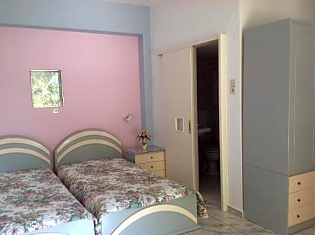 Studio with Mountain View