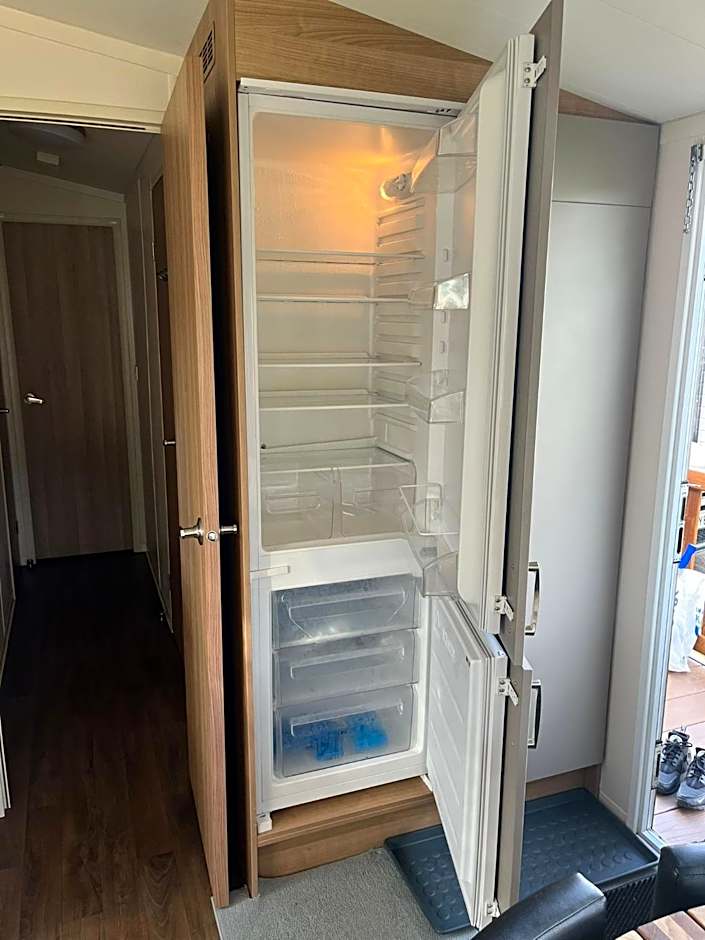 The Luxury break Sleeps 6 at 44 Kingfisher Court South facing