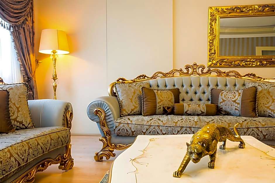 Real King Suite Hotel