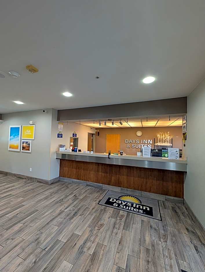 Days Inn & Suites by Wyndham Castle Rock