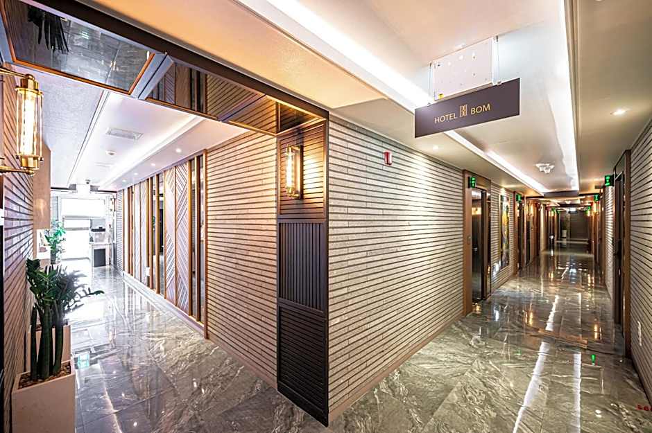Hotel Bom