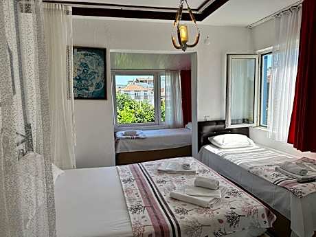Quadruple Room with Garden View