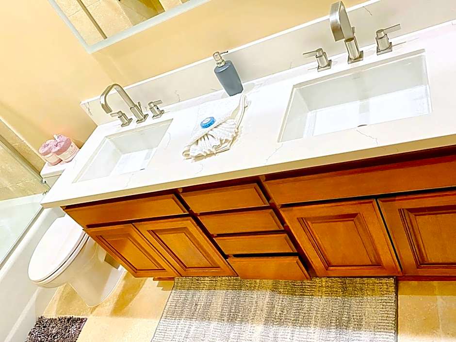 Hamilton Cove-Boho Chic Villa w/Golf Cart...No pets.
