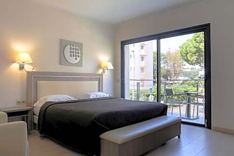 Superior Double Room with Street View