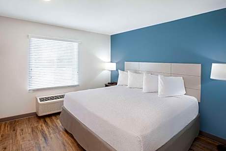 Standard King Room - Non-Smoking