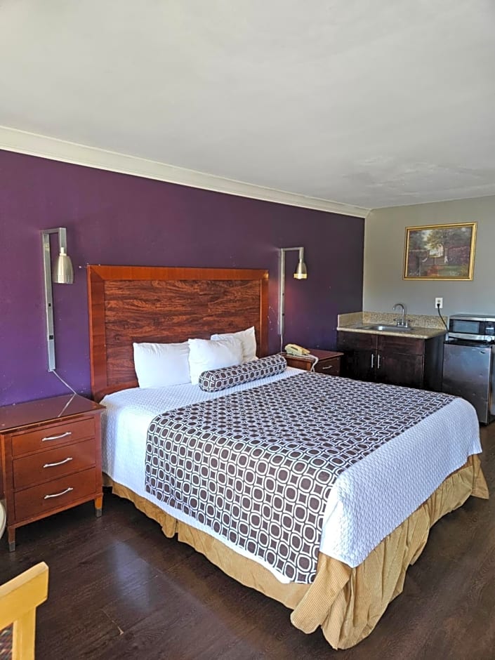 Fullerton Inn