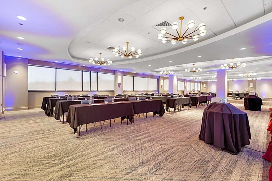 Four Points by Sheraton Boston Newton
