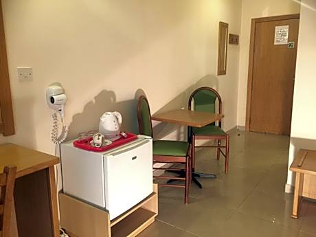 Economy Triple Room