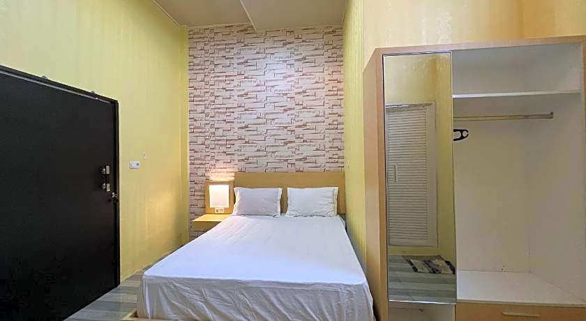 Hotel O Batodupi Guesthouse Syariah Near Buttu Kasambi