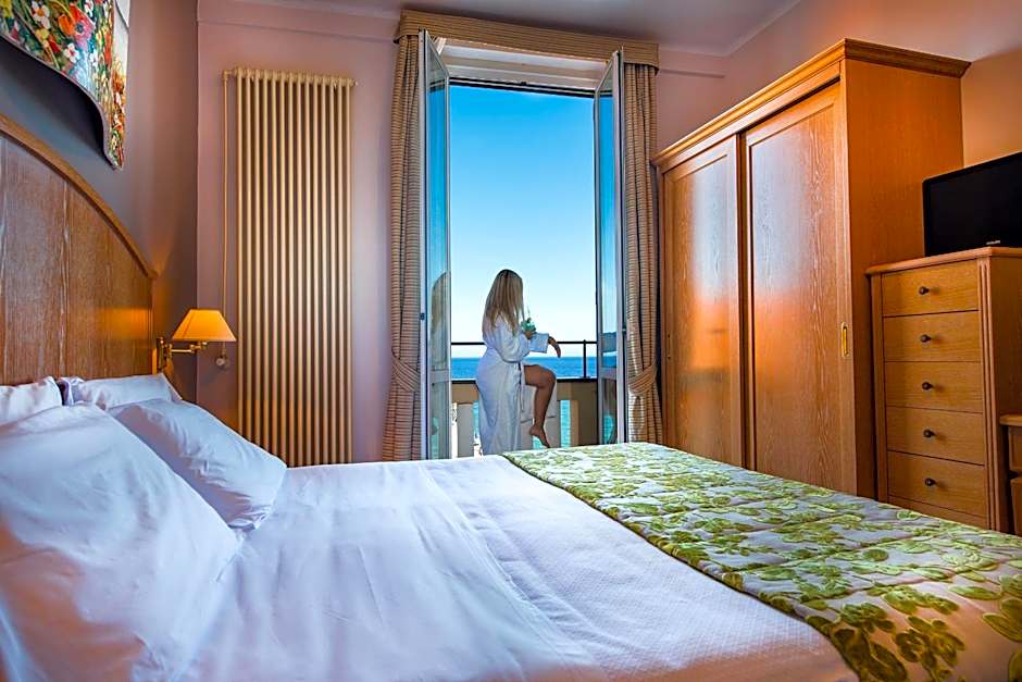 Photo 1 of 9 of 1 Double Bed or 2 Beds, Sea View