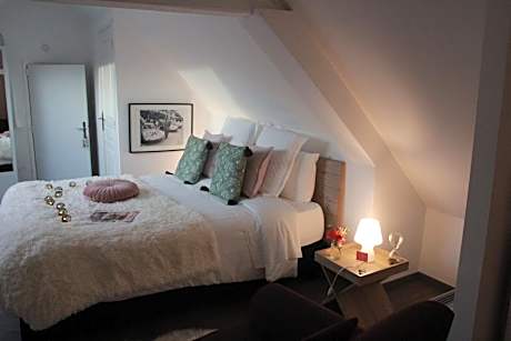 Double or Twin Room with Private Bathroom