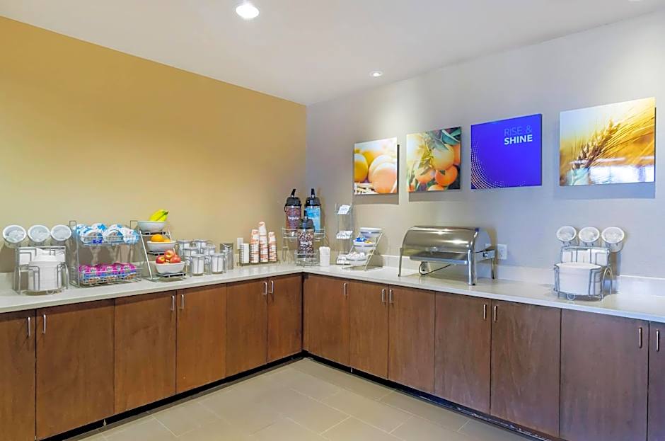 Comfort Inn & Suites Lynchburg Airport - University Area