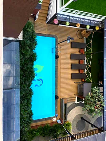 Junior Suite with Pool View